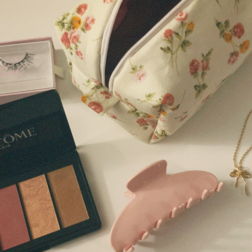 Small Vintage Rose Makeup Bag