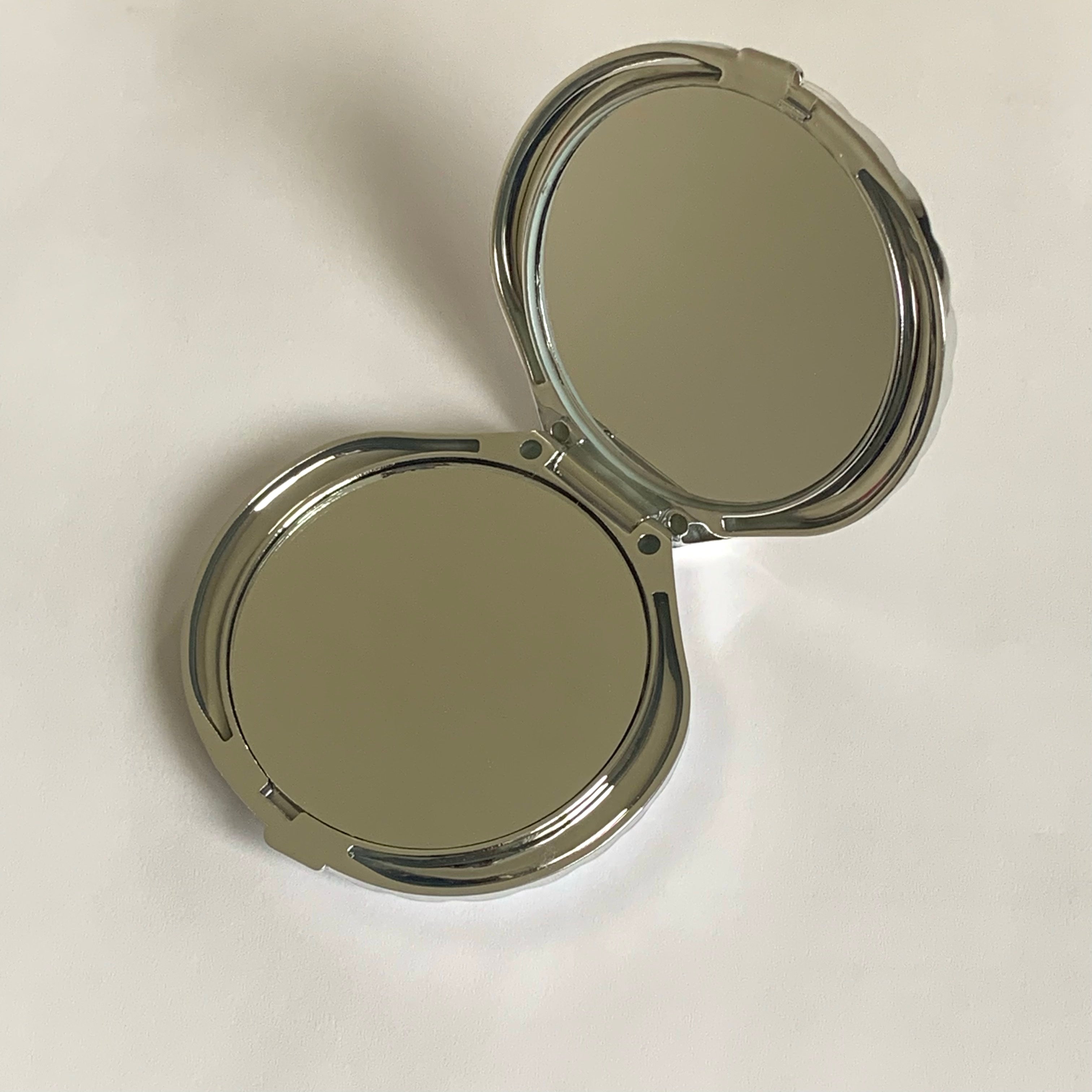 Clara Compact Mirror in Silver *CLEARANCE*