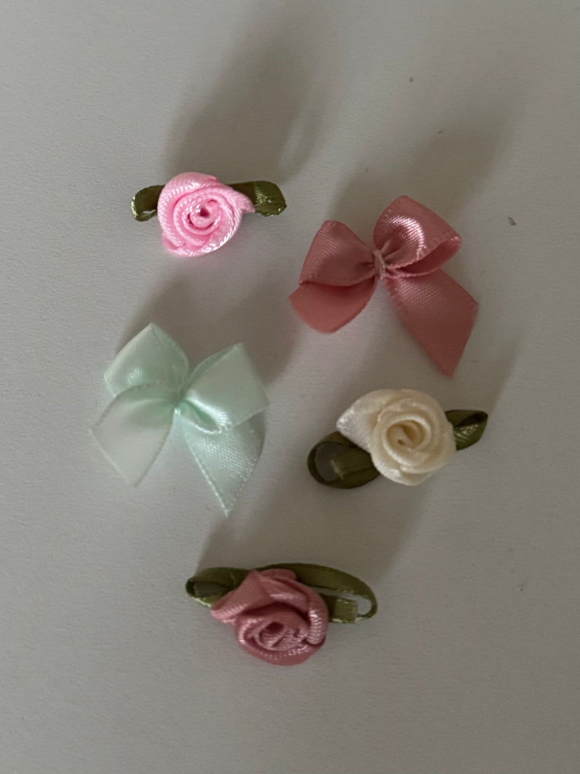 Roses & Colorful Bows Pack (70 PCS)