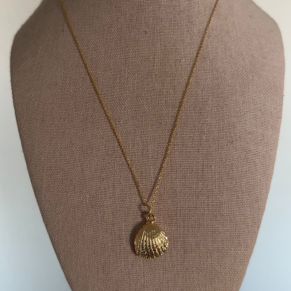 Gold Sea Shell Pearl Necklace
