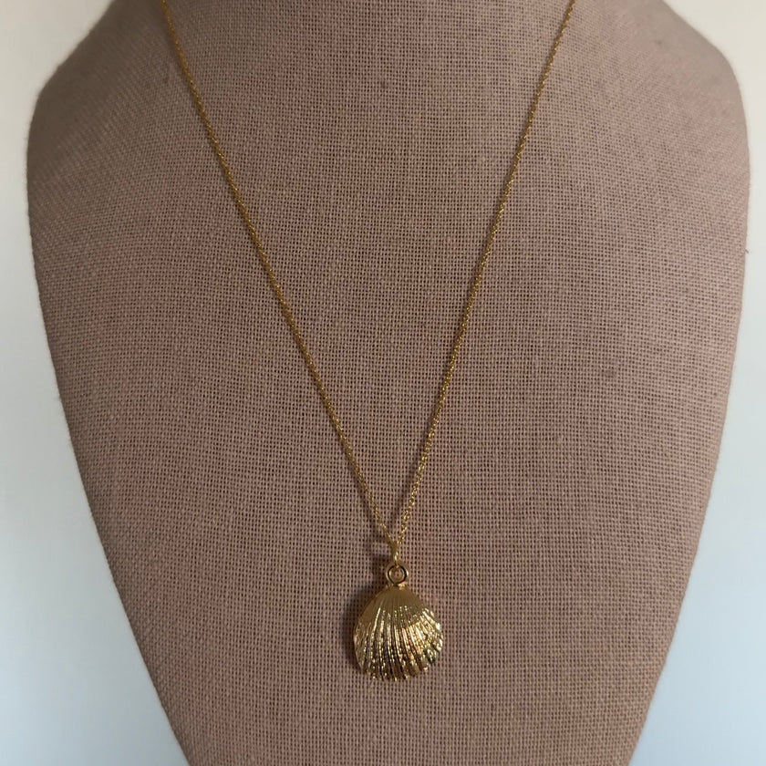 Gold Sea Shell Pearl Necklace